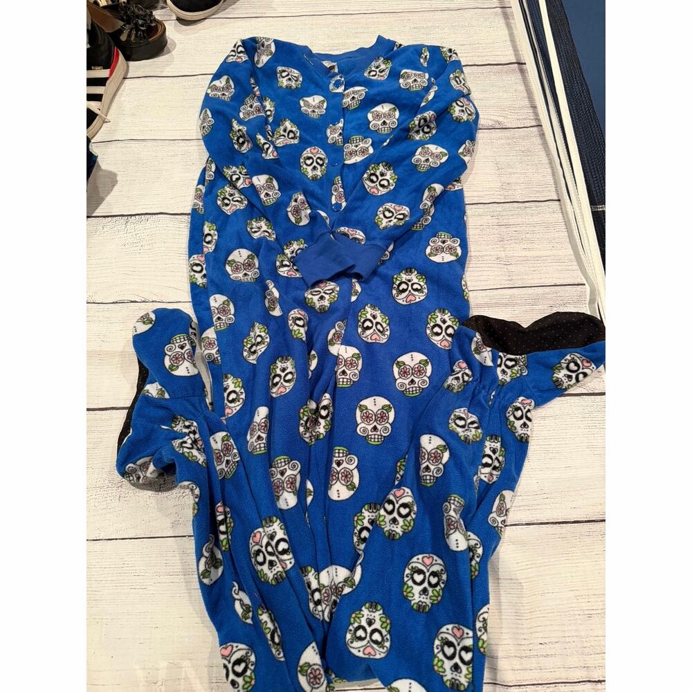 Fleece Sugar Skull Footed Onesie Pajamas Size M (7/9)